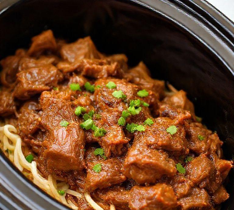 Authentic Carnitas Slow Cooker Recipe (Guide)